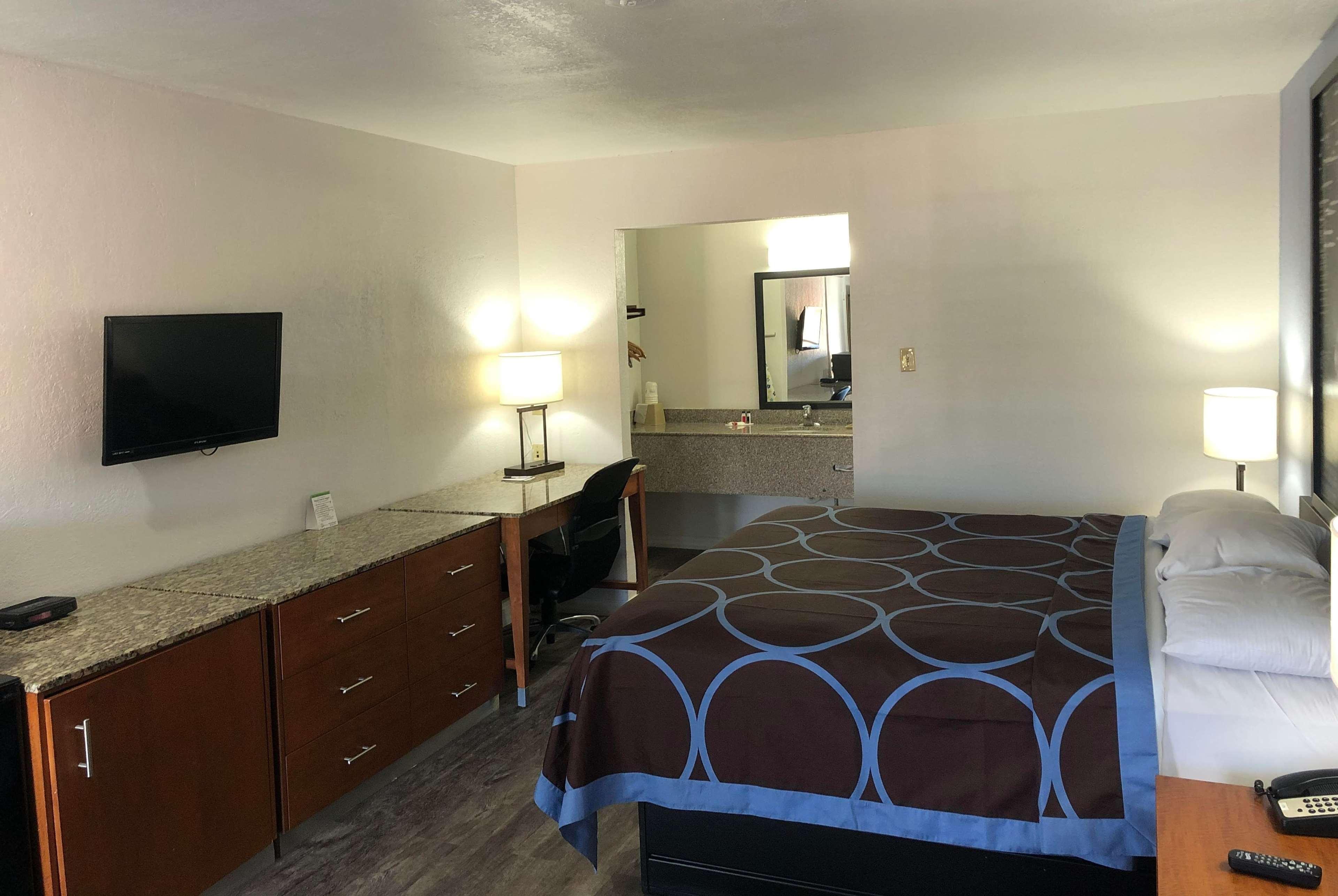 Super 8 By Wyndham - Canton, Texas Buitenkant foto