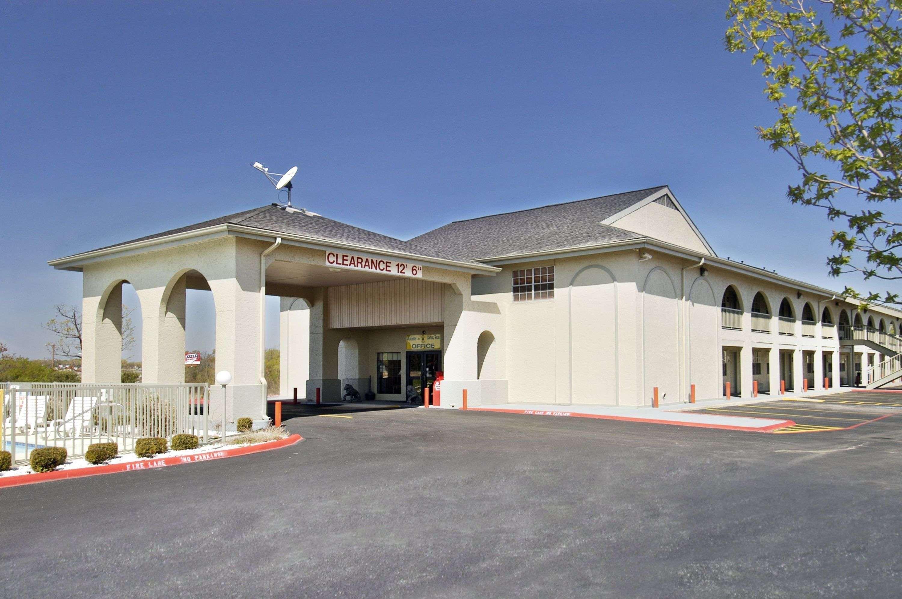 Super 8 By Wyndham - Canton, Texas Buitenkant foto